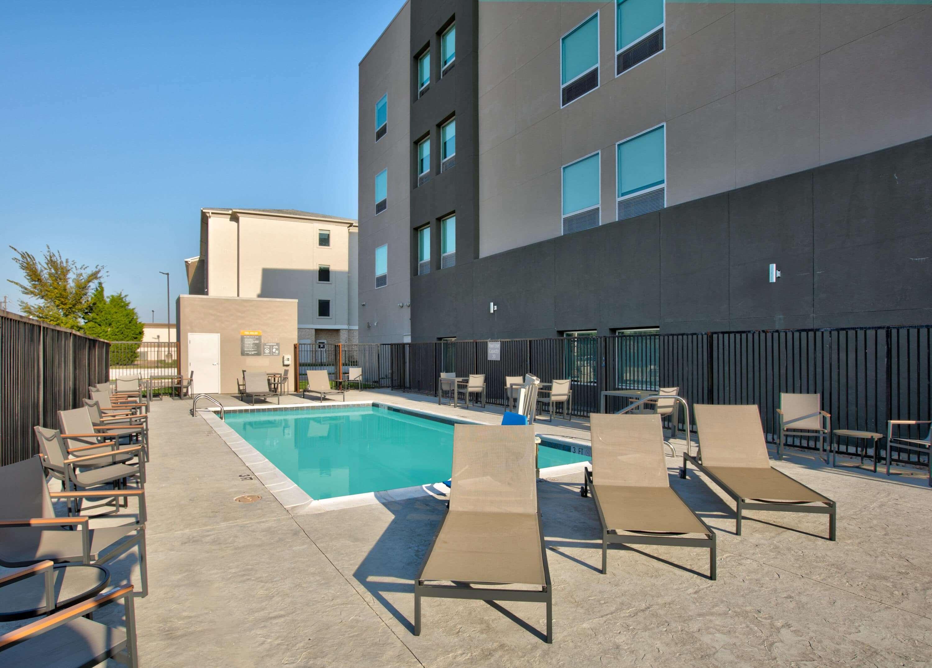 La Quinta Inn & Suites By Wyndham Dallas/Fairpark Exterior foto