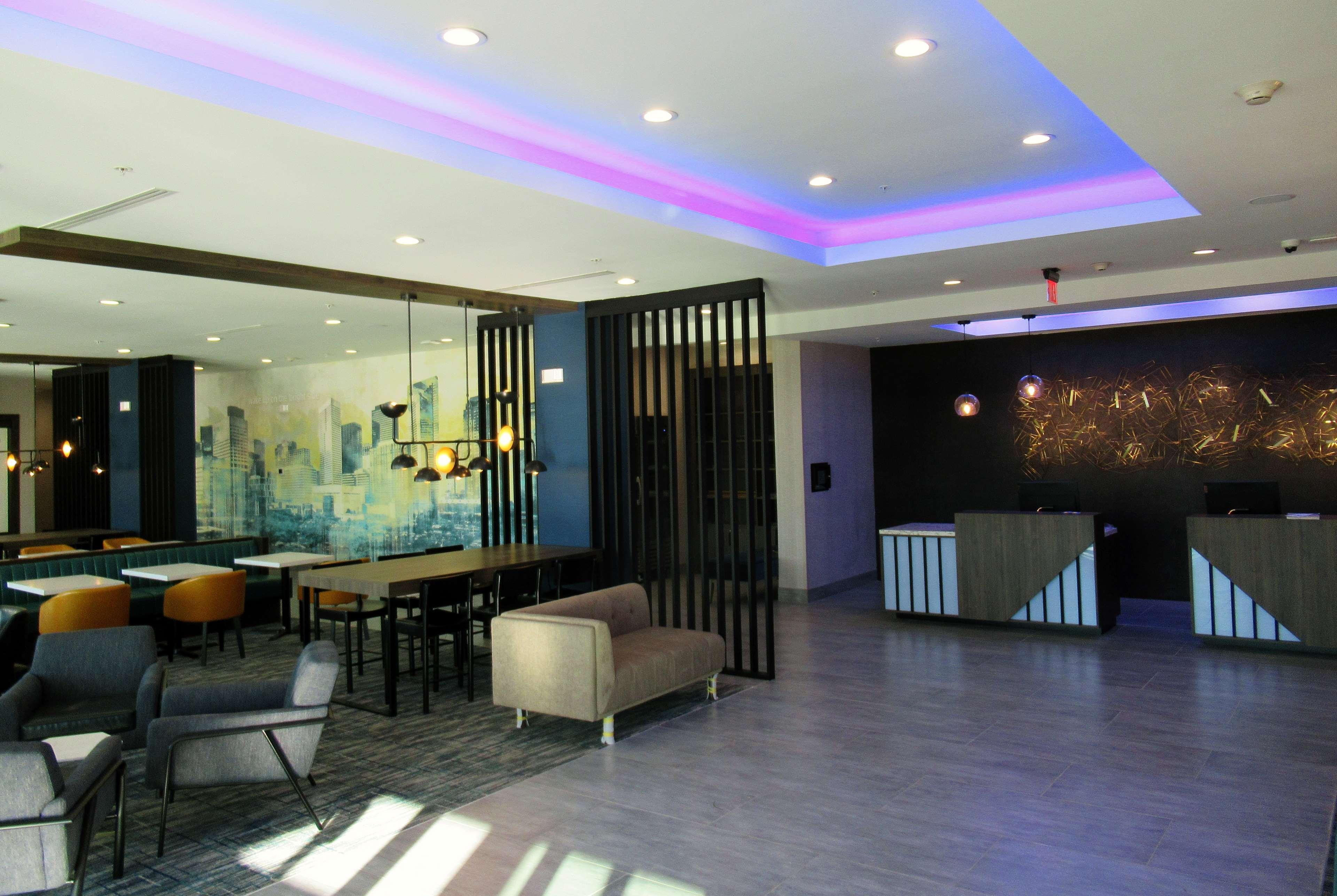 La Quinta Inn & Suites By Wyndham Dallas/Fairpark Exterior foto